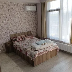 Apartment Mary's Cozy & Lovely On Very Quiet Khosharauli Street, Tbilisi